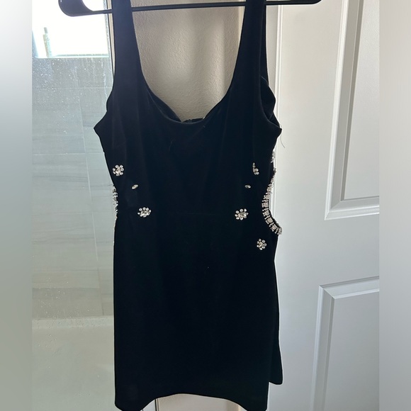 Zara Velvet Dress - Picture 2 of 7